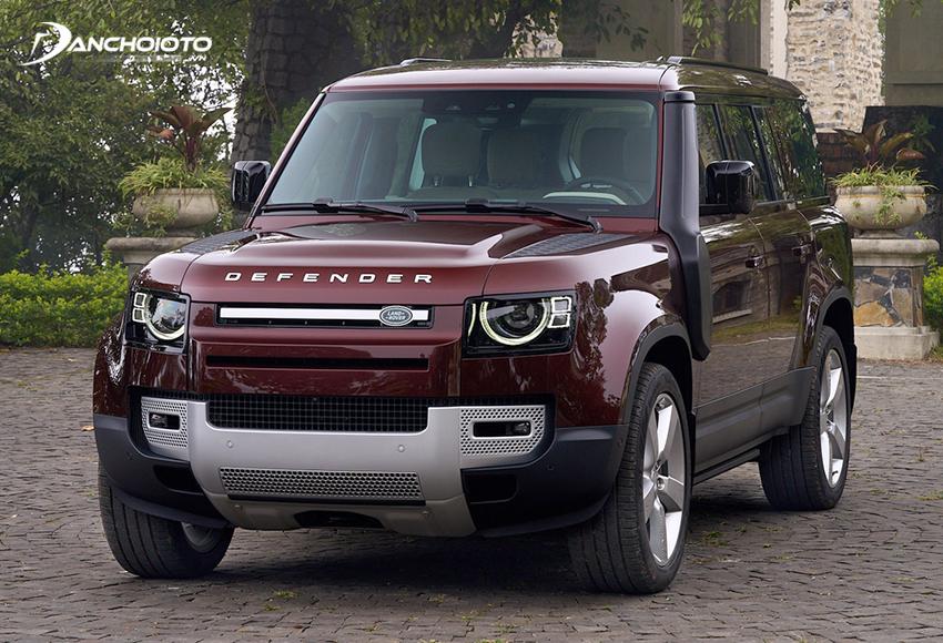 Land Rover Defender 2024 là mẫu SUV được nhập khẩu trực tiếp từ Anh